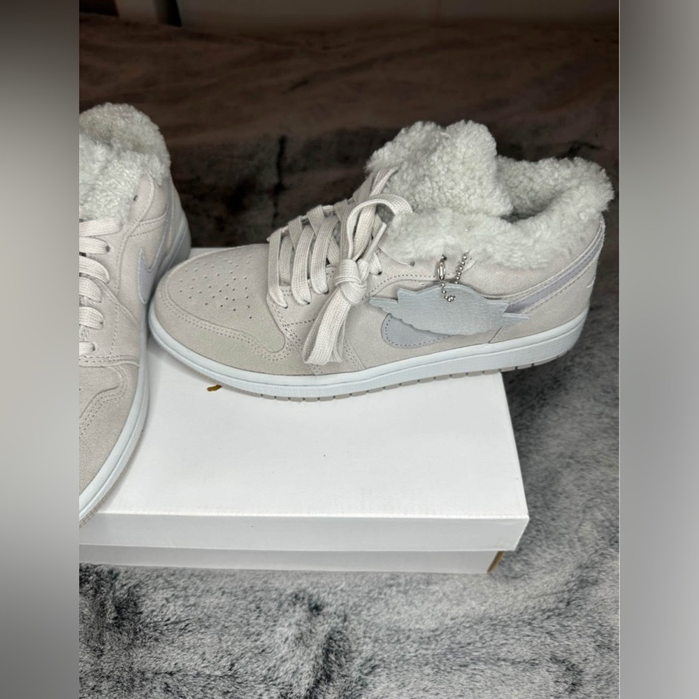 Air Jordan 1 low Sherpa - Picture 3 of 9